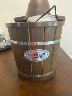 Old fashioned ice cream maker