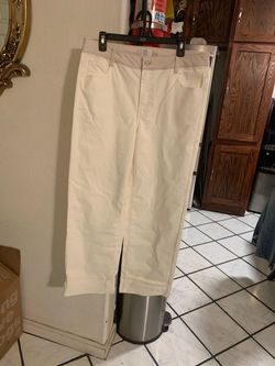 Women’s Time and Tru White Capri Pants – Size 14