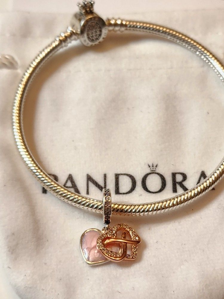 Pandora Bracelet With Charm 💯 %silver 9.25