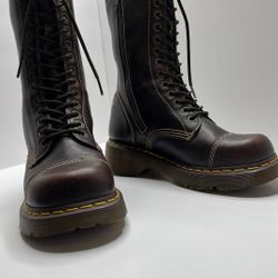 DR MARTENS BOOTS