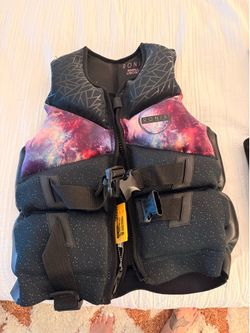 Ronix and Hyperlite  Wakeboarding Lifejackets size Small