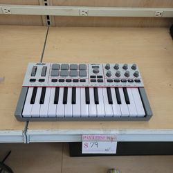 Akai Professional MPK Mini IV