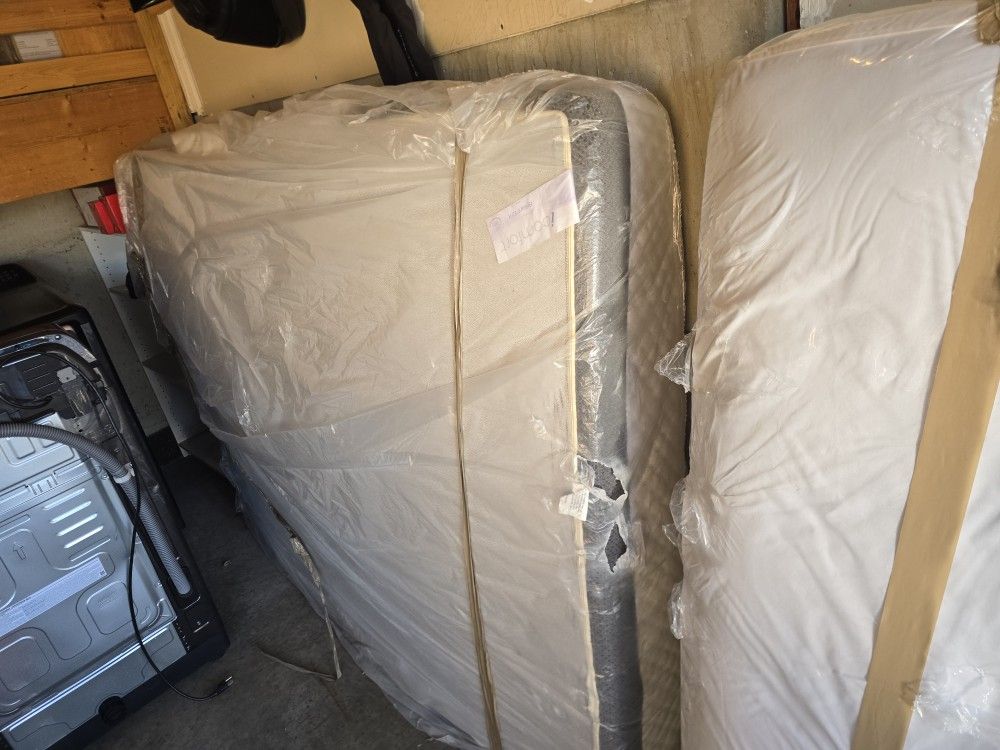 Memory Foam Queen Mattress