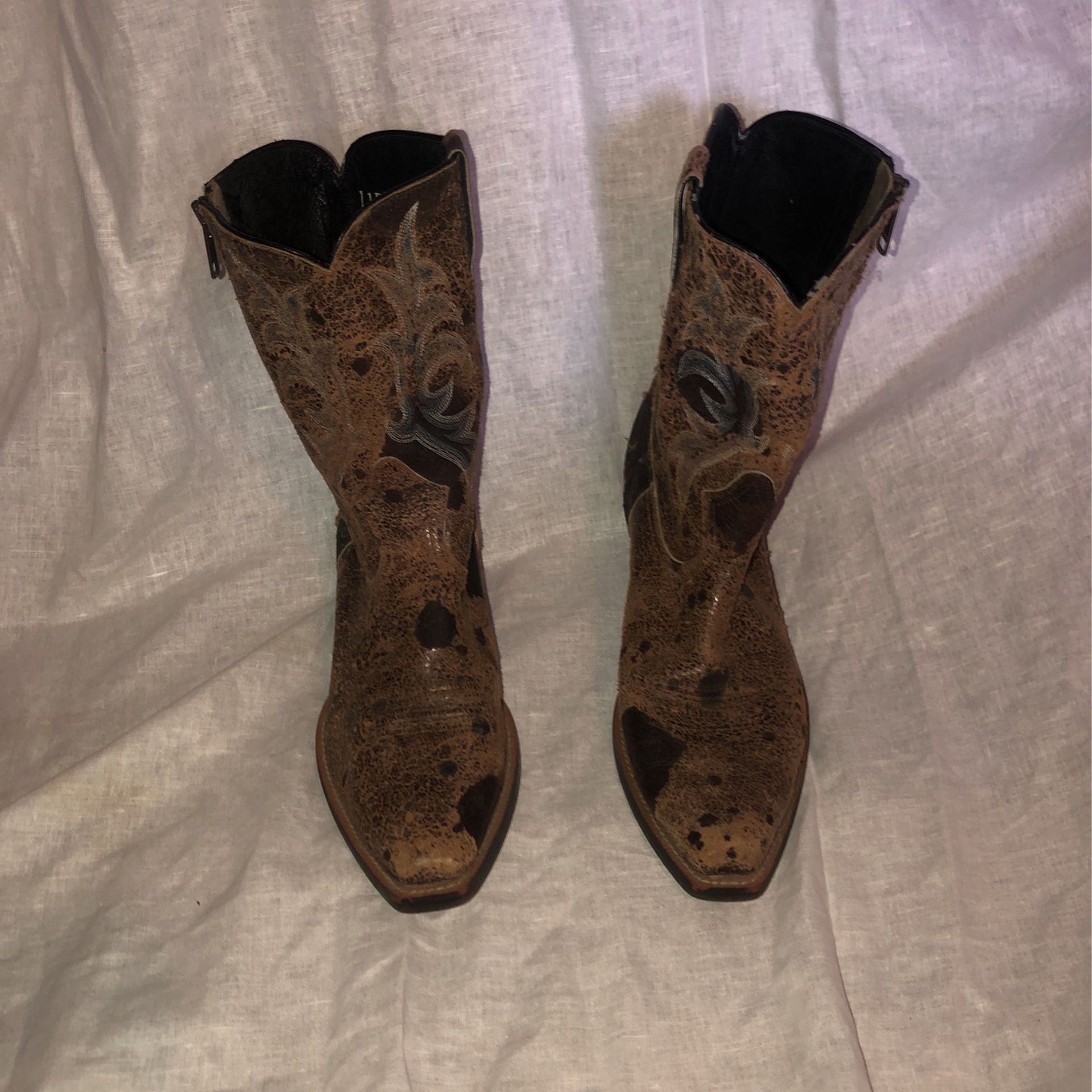 ARIAT All Leather Cowboy Boots Men’s Size 11D Full Stitches, Not Glued, Hand Stitched 