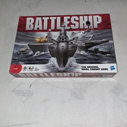 Battleship Naval Combat Game In Excellent New Condition (Is Complete Nothing Missing)