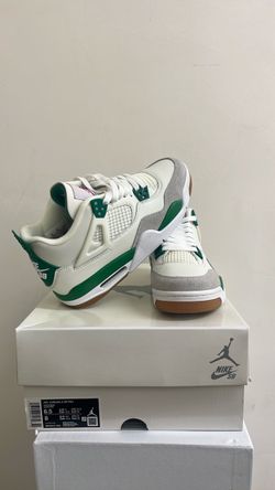 Nike SB Air Jordan 4 Retro Sneakers