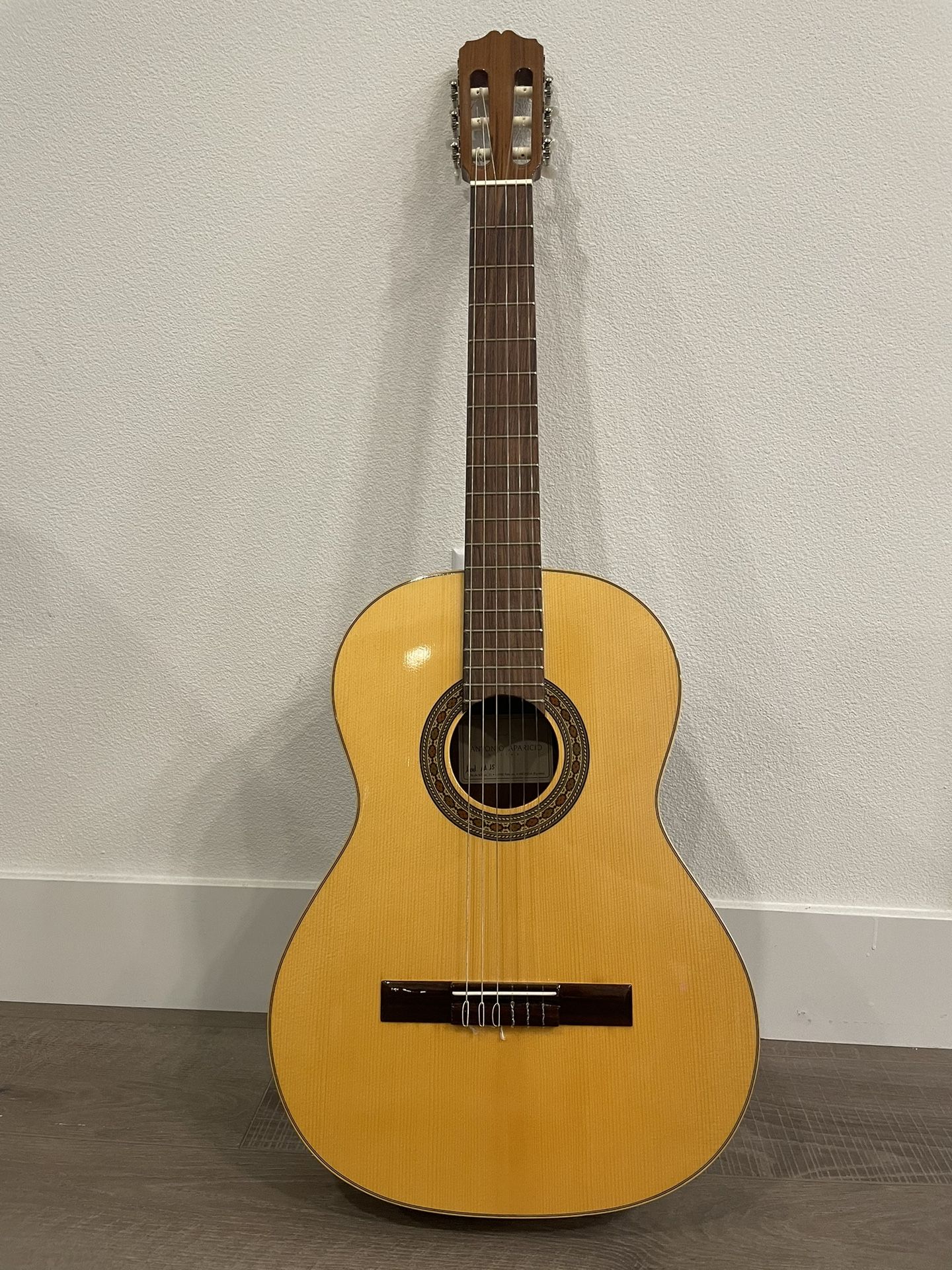 Classical Guitar - Antonio Aparicio AA15