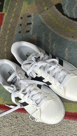 Adidas Size 6/15