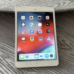 Apple iPad Mini A1490 Dual-Core 7.9" in excellent condition. $40