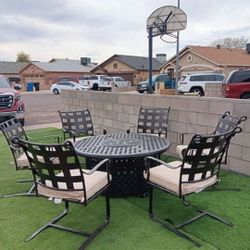 Beautiful Patio Furniture Very Good Condition 