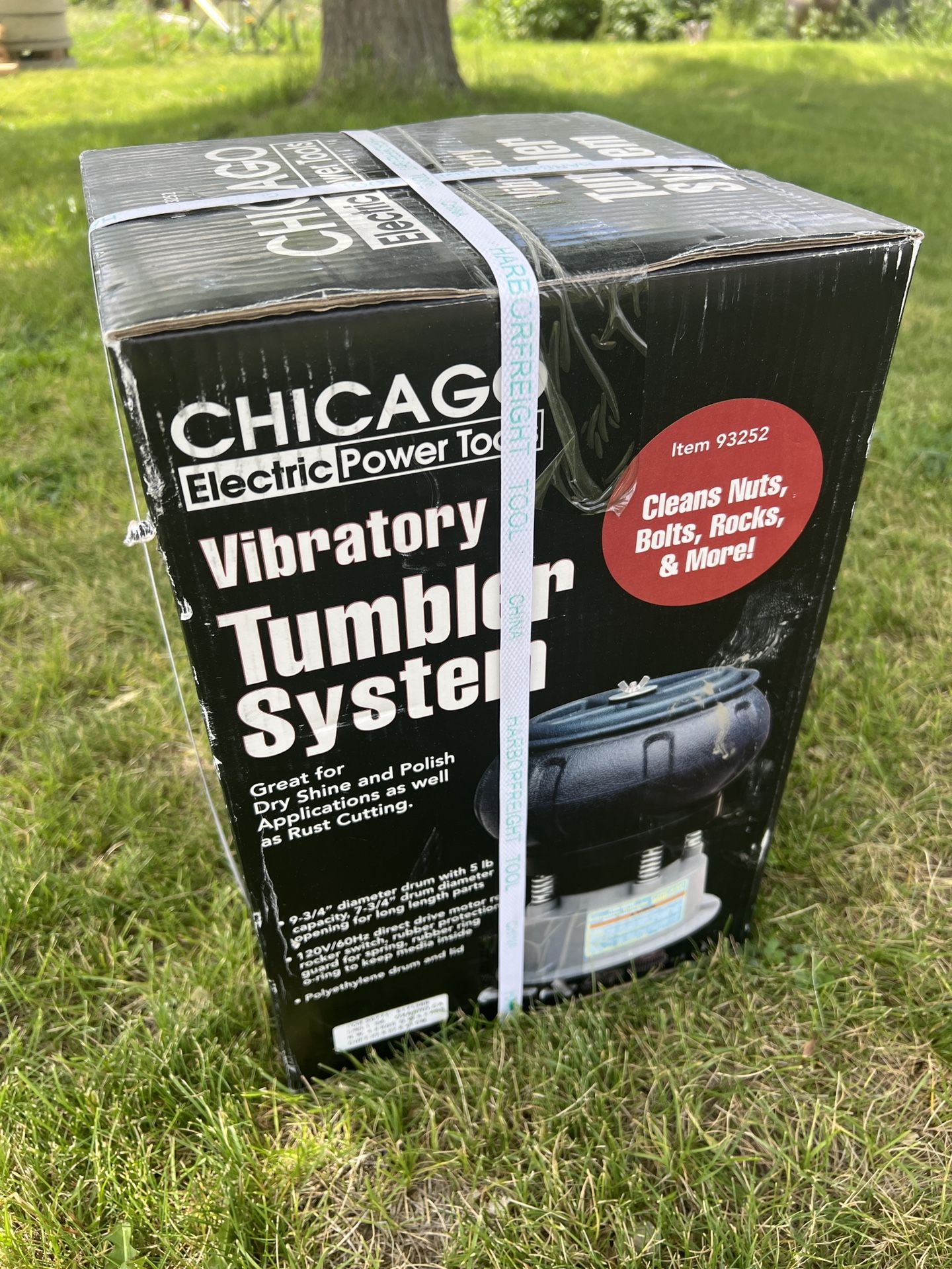 Brand new 5lb Vibratory Rock/ Parts Tumbler