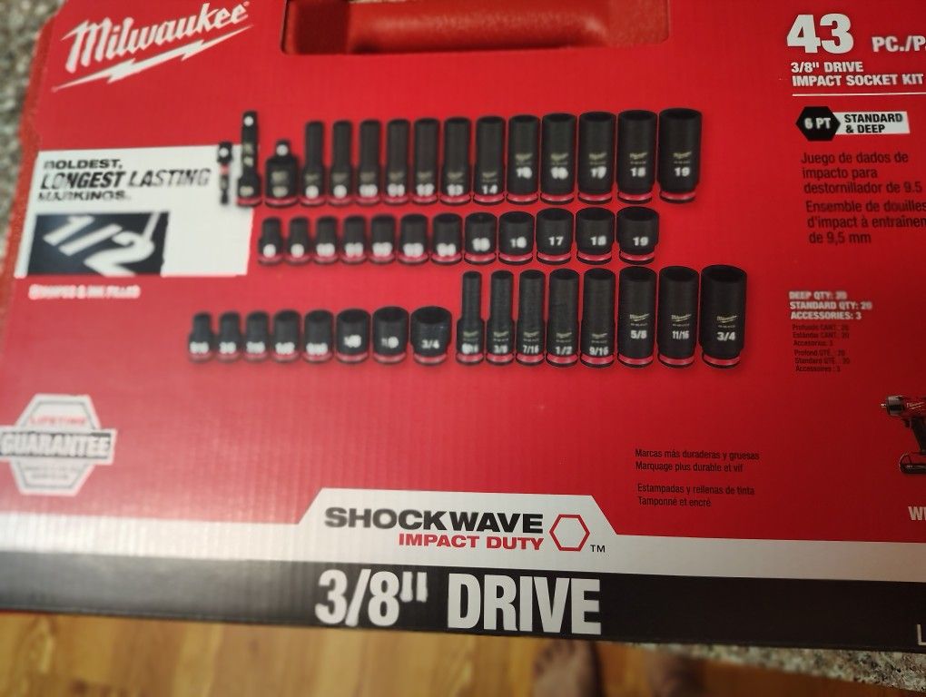 Milwaukee 3/8 Socket Set 43 Pc