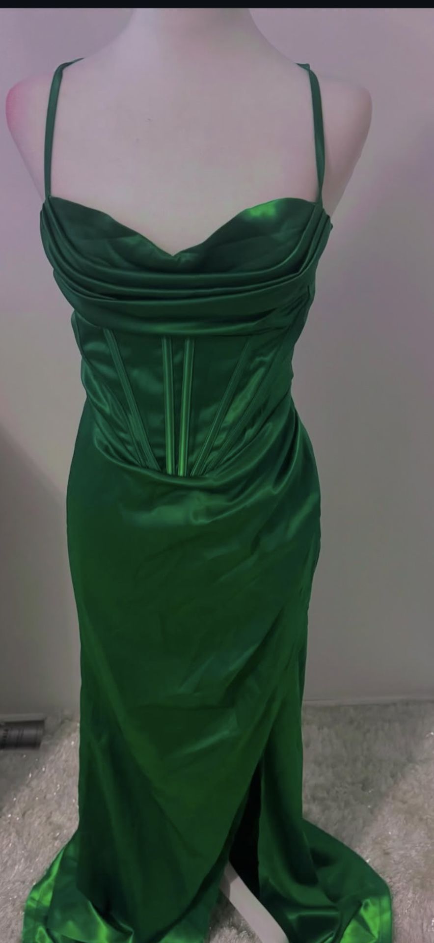 Beautiful dress, size M, very pretty