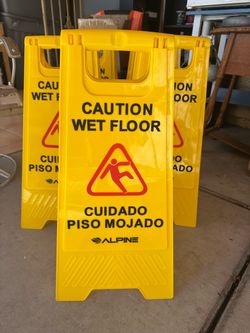 CAUTION WET FLOOR SING 24 X12” new pick up At flamingo and jones