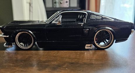 Maisto Pro Rodz 1967 Ford Mustang GT in 1:24 scale