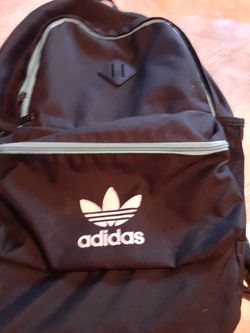 Mochila.. adidad
