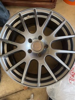 Like-New Lexus or other cars Replacement Rim see below information