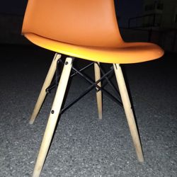 Modern Plastic Chair 