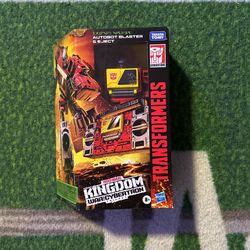 Autobot Blaster & Eject Kingdom Transformers War Trilogy
