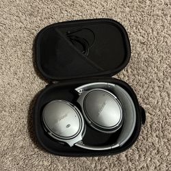 Bose Quite Comfort 35 II Wirless Noise Canceling Headphones
