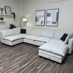 New In Box Cloud Boucle Modular Sectional Couch 6 Piece DELIVERY WITHIN A WEEK