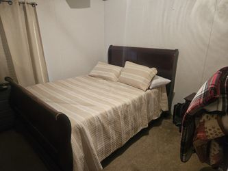 Queen Bedroom Set