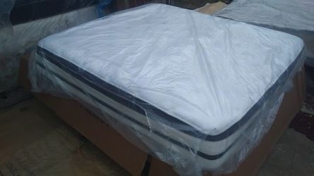 Hampton Rhodes King Size Pillow Top Mattress And Box Springs 