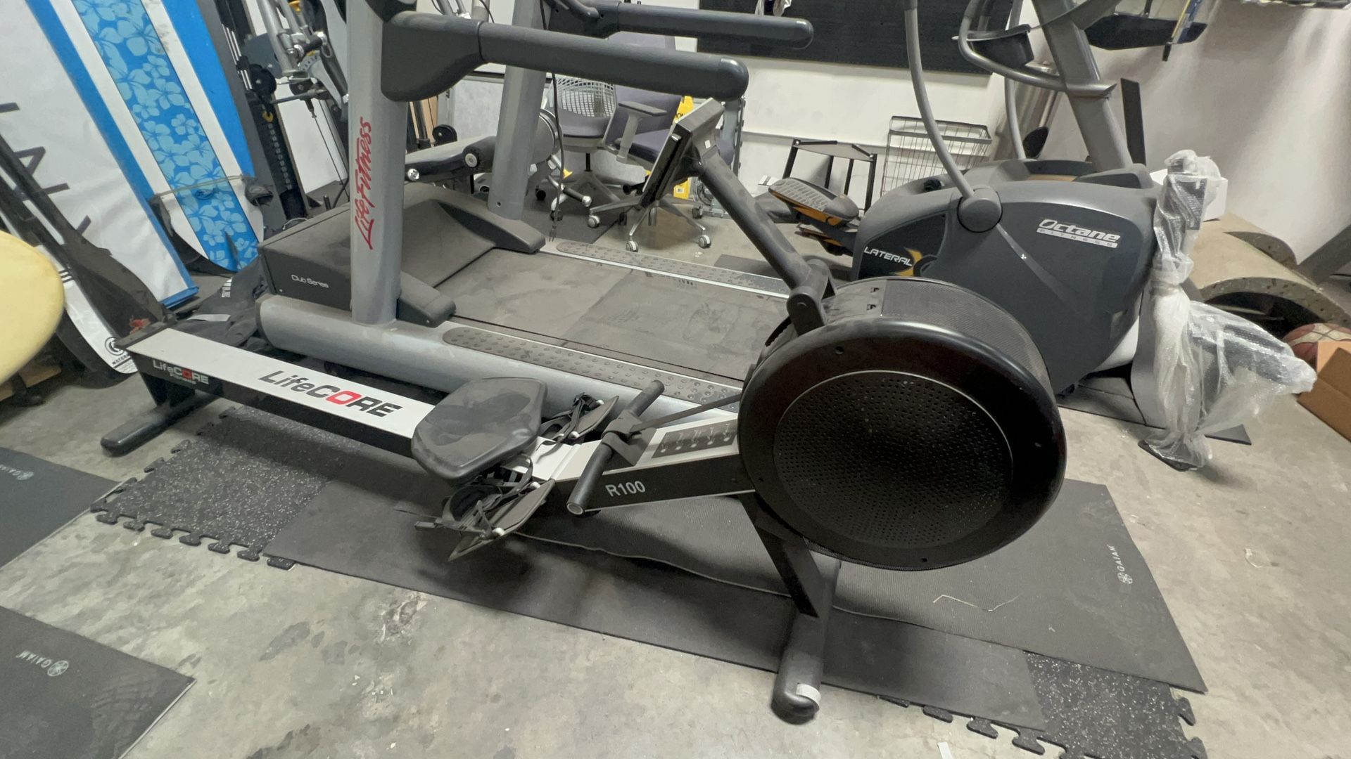 Life Core Row Machine