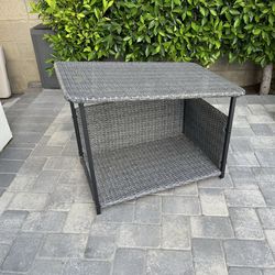 Outdoor Dog House/Bed