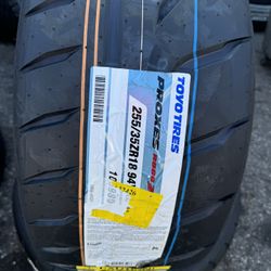 255/35/18 Toyo R888r