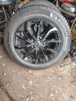 18ich rims on like new tires  only two