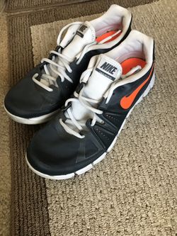 Nike shoes size11 1/2 Asking 15.00 Dollars