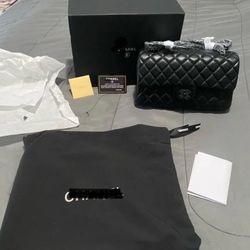 New Genuine Leather Women’s Shoulder Bag With Box And Papers