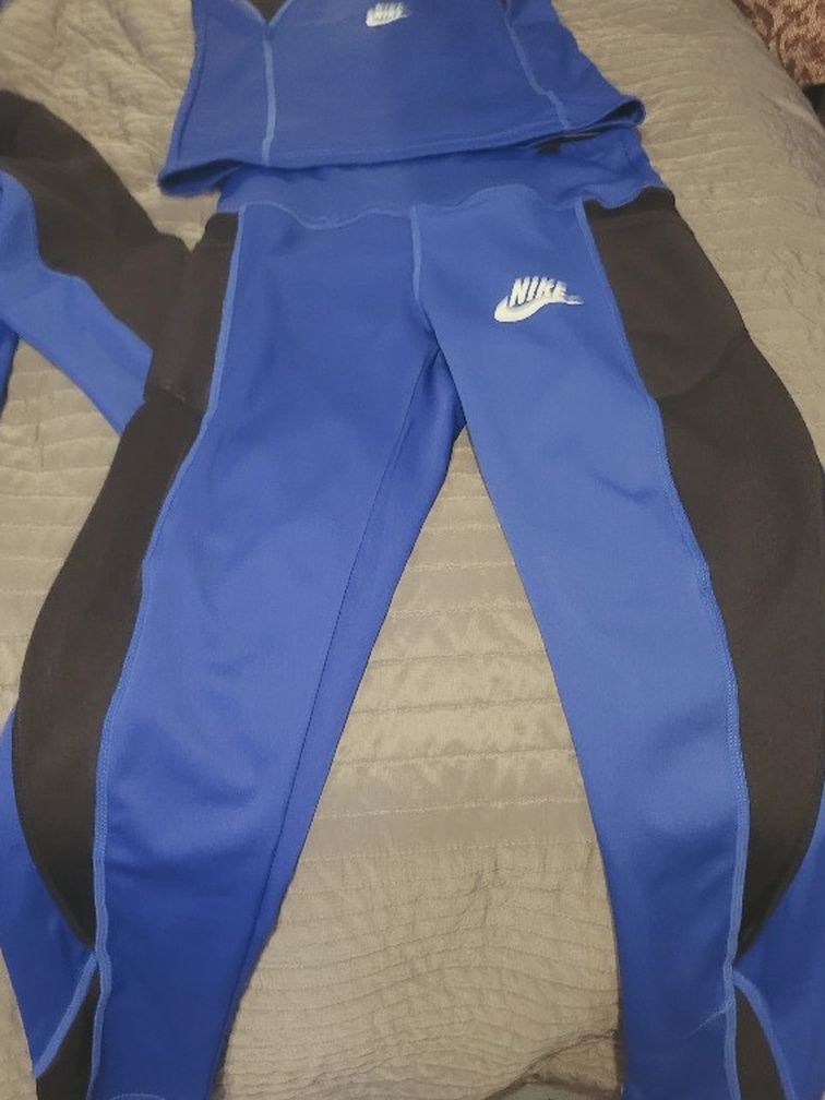 Nike Running Outfit Size Medium. Pants,Tanktop,Zip Up Hoodie Jacket