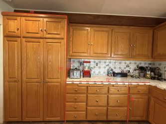 Wood Full Kitchen Cabinets With Pantry