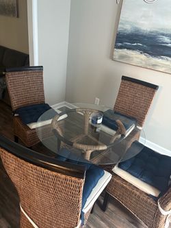 Table set (indoor or outdoor use )