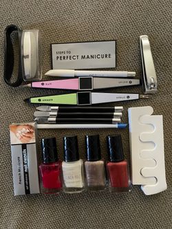 Manicure set with nail polish