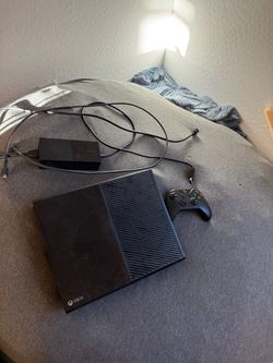 Xbox One 500GB + Wireless Controller + Power Supply