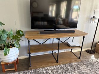 Tv stand + FREE  tv, speaker and consola not for sale $125 obo