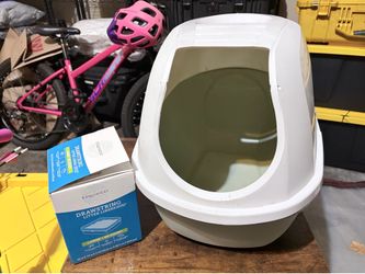 Exquisicat Litter Liners and Hooded Cat Litter Box