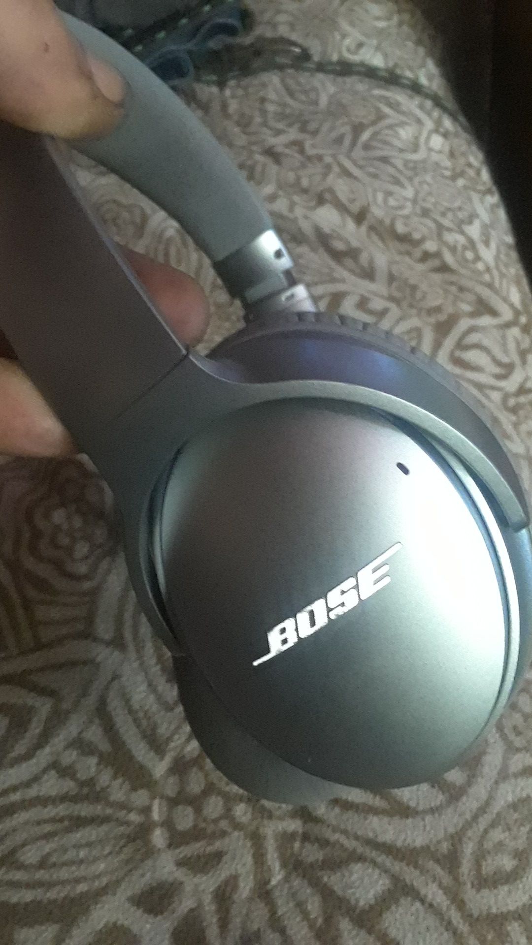 Bose Qc 1 wireless headphones, noise reduction