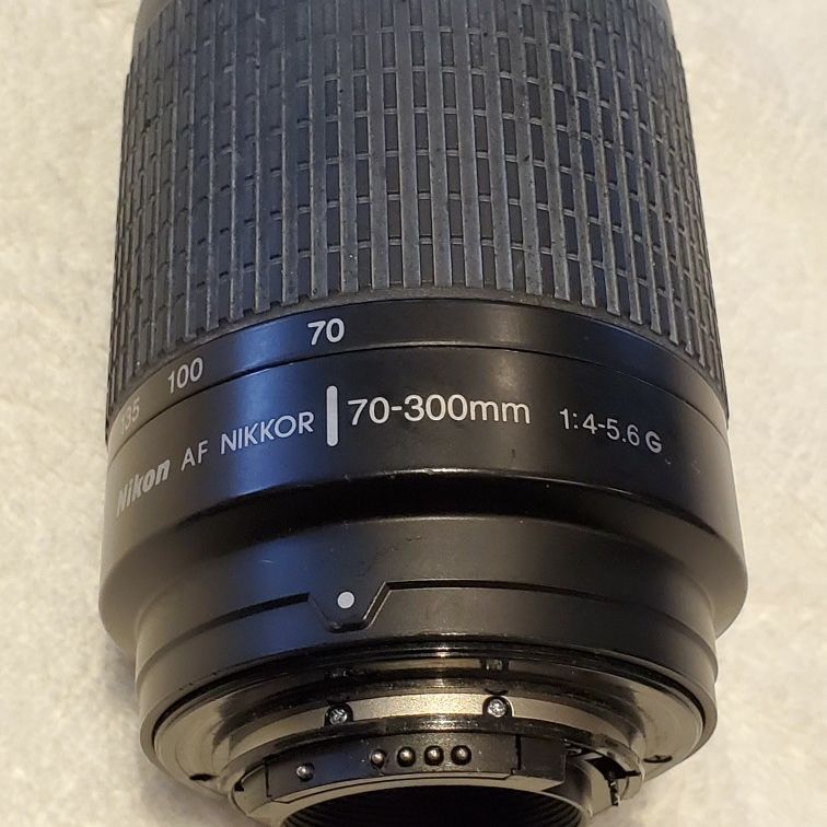 Nikkor 70-300 MM Zoom Lens