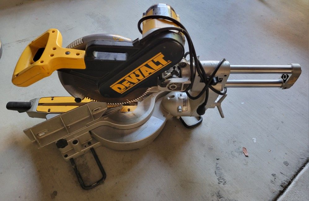 Dewalt Milter SAW (DW708)