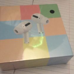 Earphone Bluetooth.  I Have Color Black. Green. And White