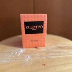 Valentino Perfume 