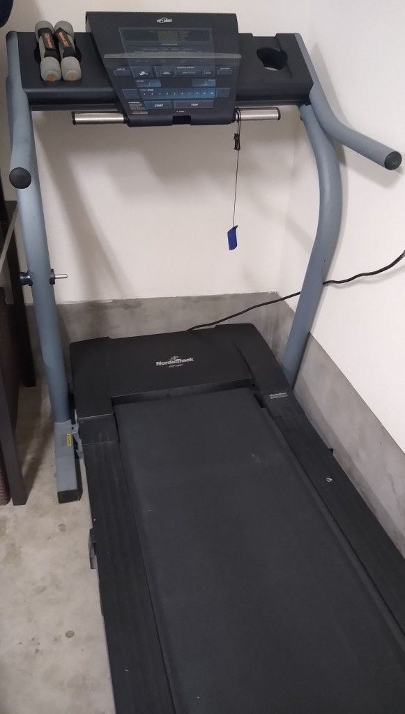 NordicTrack Exp 1000 Treadmill for Sale in Upland CA OfferUp