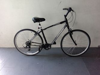 BICYCLE GIANT 7 SPEED SIZE 29 BRAND NEW