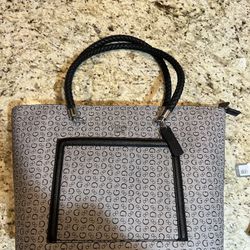 NEW GUESS Bag With Matching Wallet!! for Sale in Babylon, NY