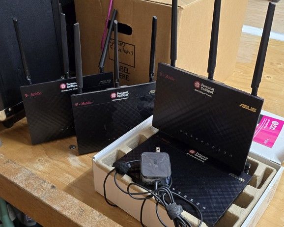 4x ASUS RT-AC68U TM-AC1900 WiFi 4/5 Router