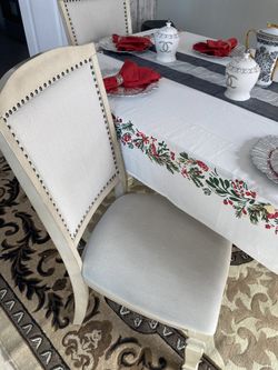 Four chair dining room table, like new